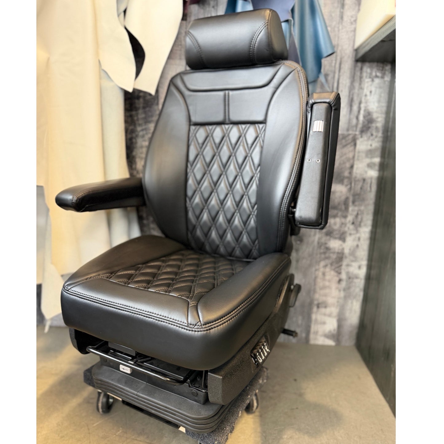 Siège Camion Knoedler Airchief Low Rider Ultra Leather