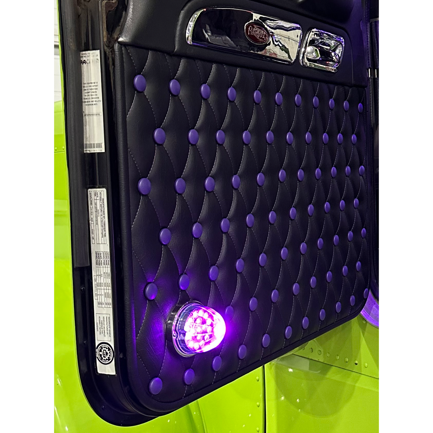 Intérieur de porte Peterbilt 389-388 Losange 6x3 avec boutons