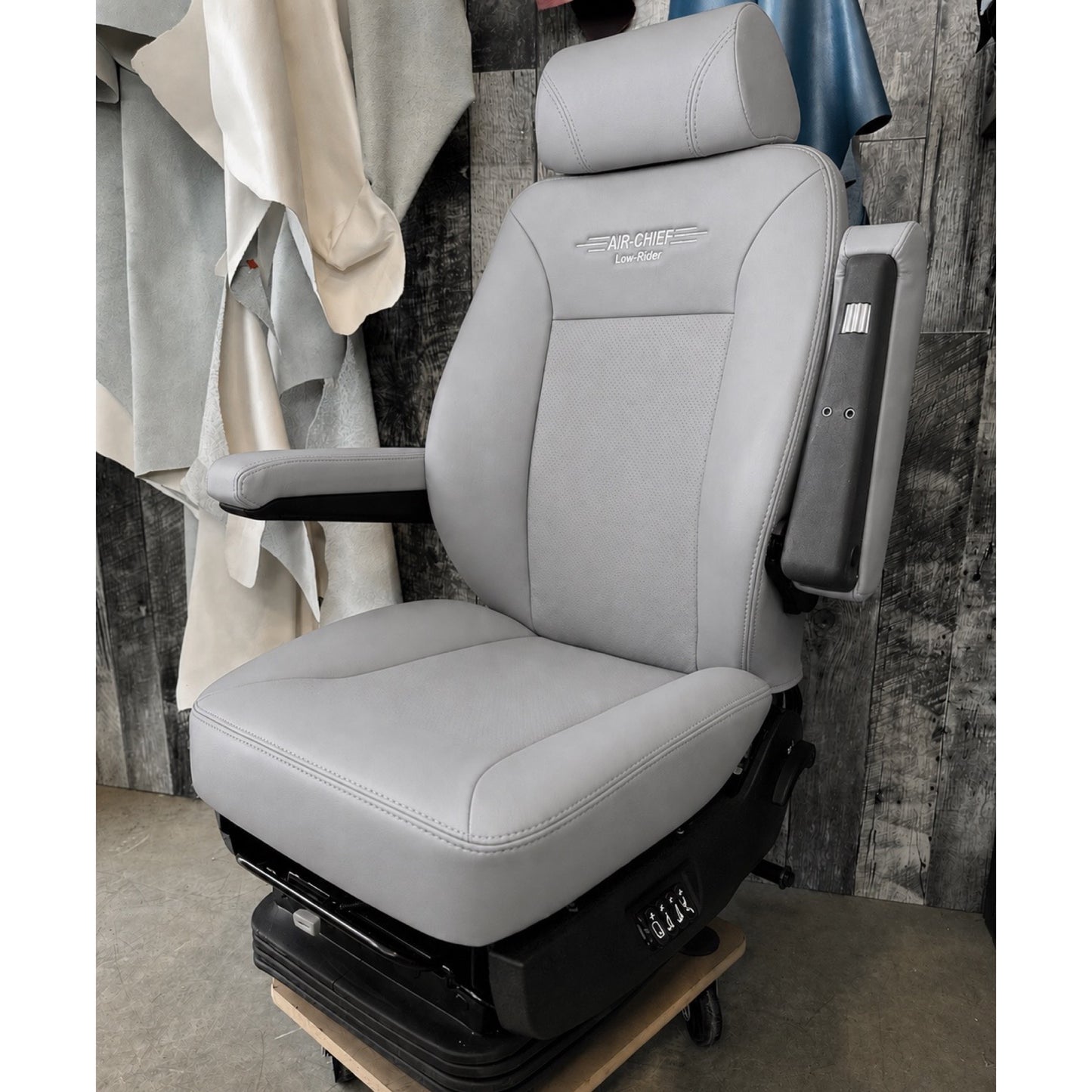 Siège Camion Knoedler Airchief Low Rider vinyle gris