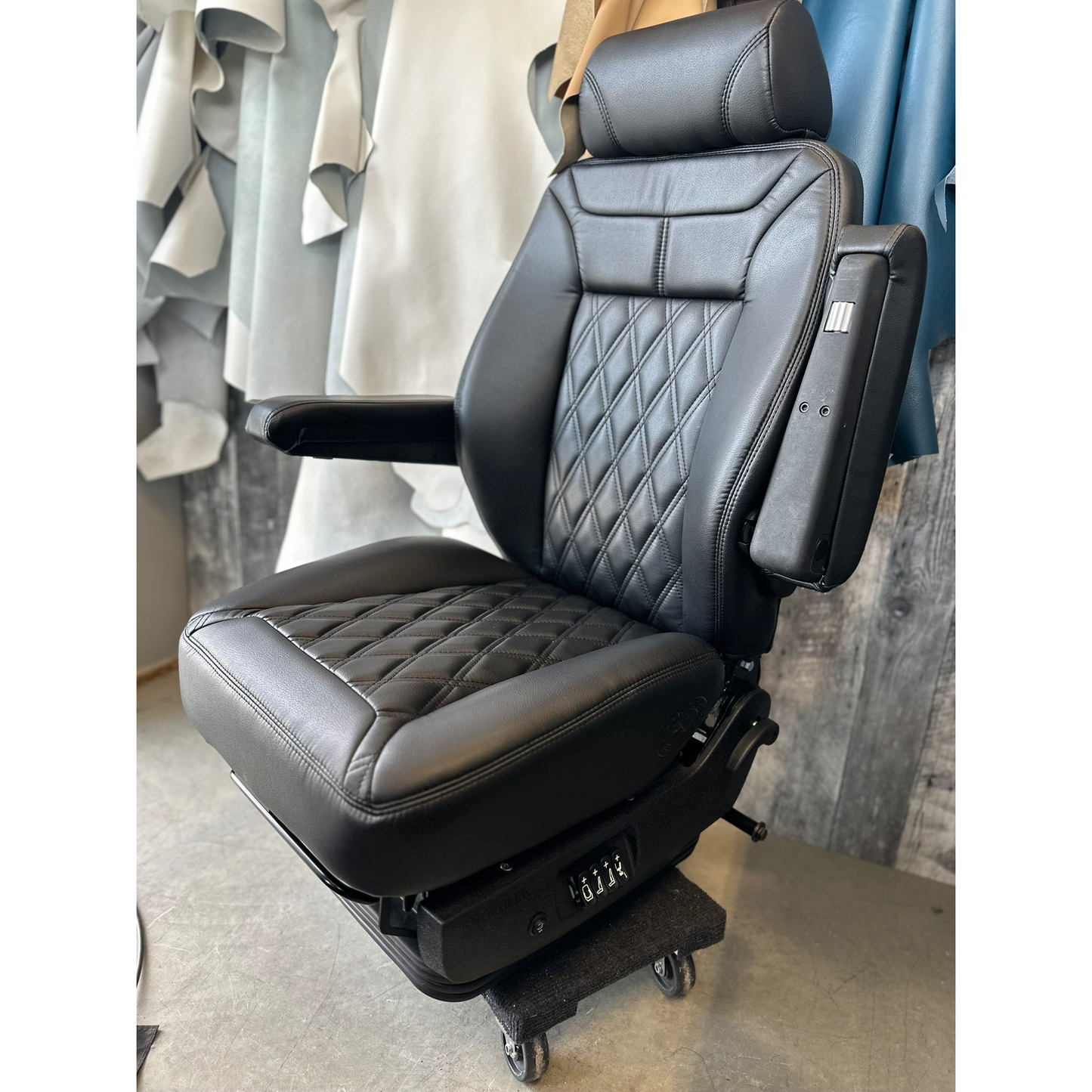 Siège Camion Knoedler Airchief Low Rider Ultra Leather Chauffant
